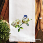 Синичка на цветущей ветке длинный стежок