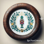 Щелкунчик в барочной рамке с еловыми ветвями - 4 размера